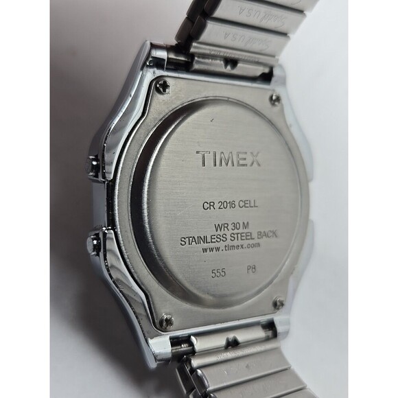 Timex Classic Digital Watch Indiglo 34mm WR30M Speidel Expansion New Battery - Picture 12 of 12